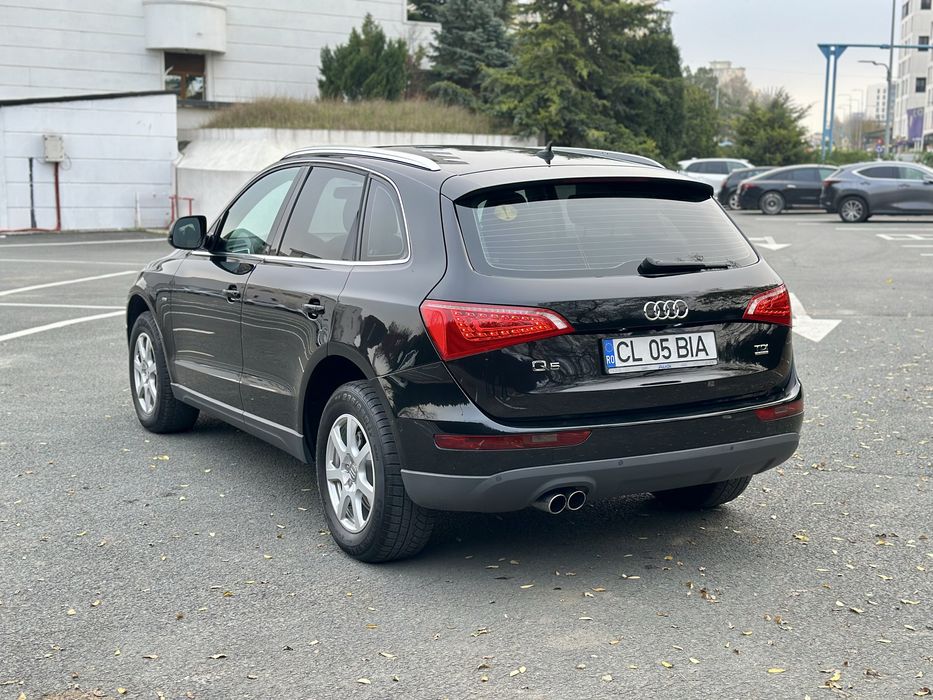 Audi Q5 Qattro 2.0 tdi automat an fab 2011 pretul este Negociabil