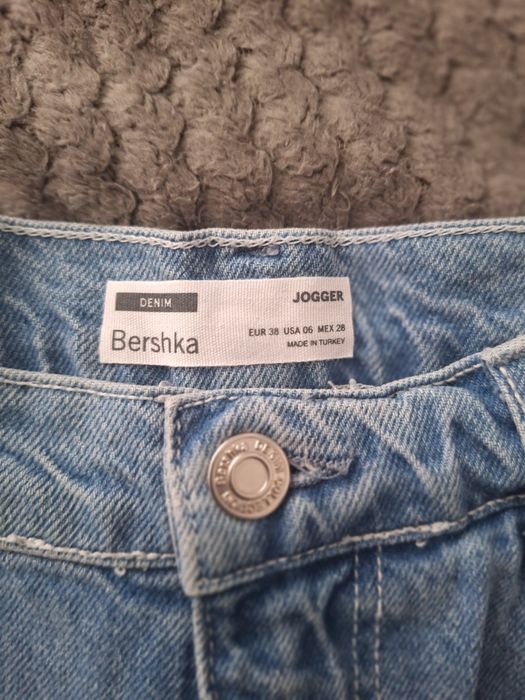 Blugi jogger Bershka