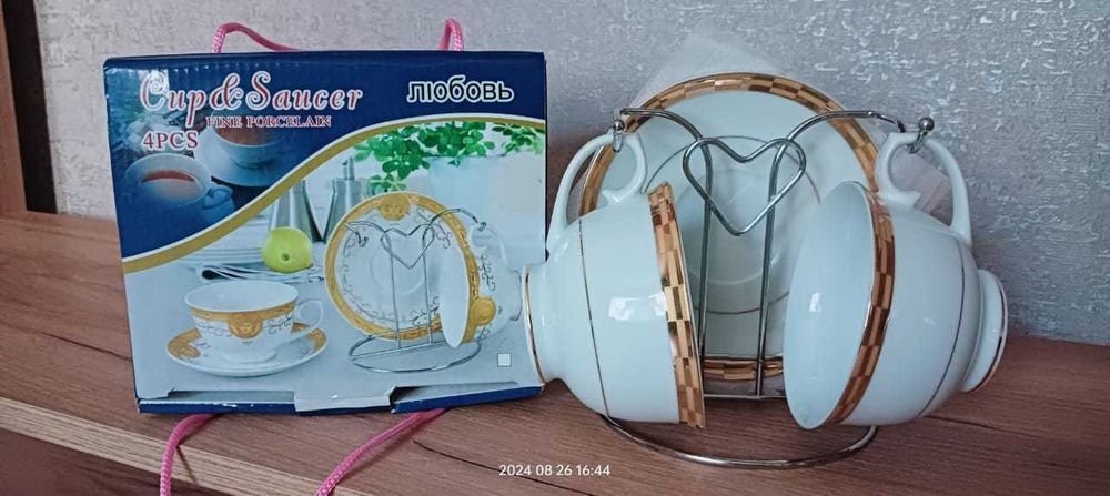 Продам чайный сервиз на две персоны новый