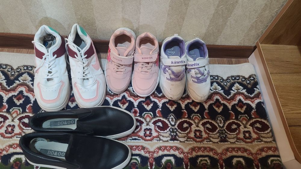 Отдам даром кроссовки