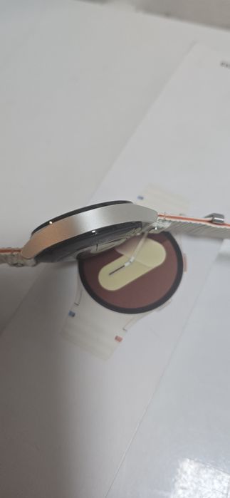 Samsung Galaxy Watch7,  40mm, LTE, Beige. Garanție până în 2027.