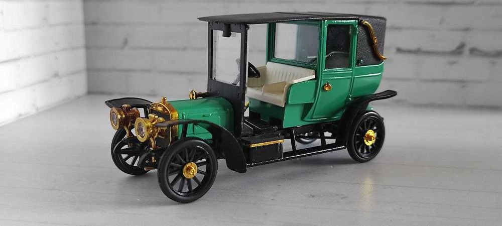 Продам советские модели автомашин в масштабе 1/43. Металлические.