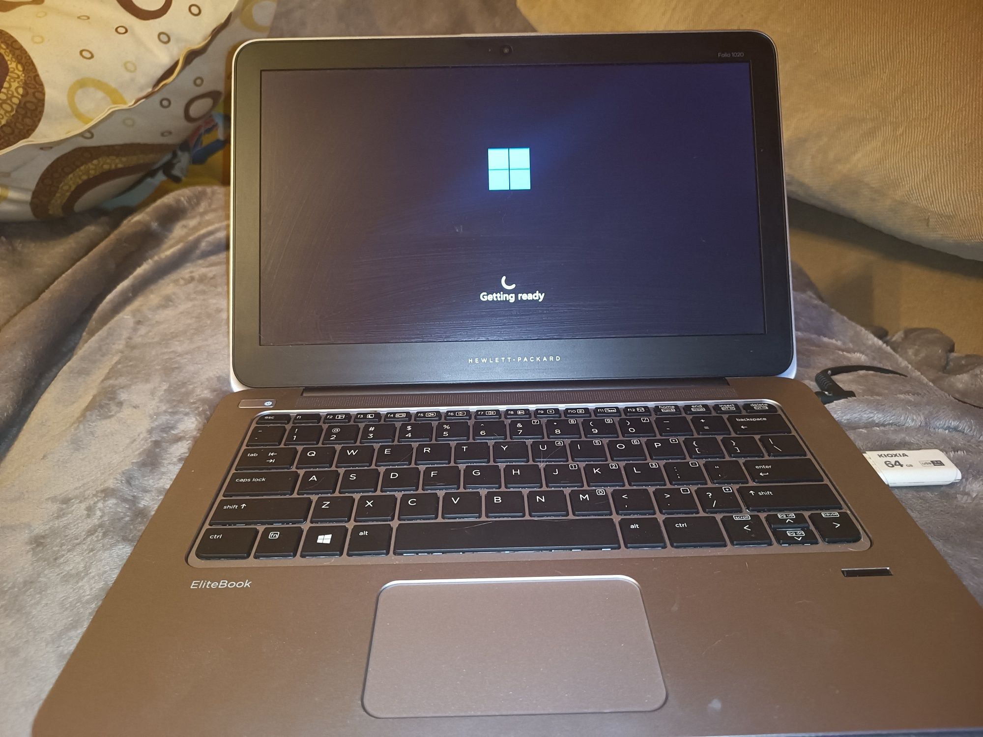 HP Folio 1020  8gb  RAM ssd 256