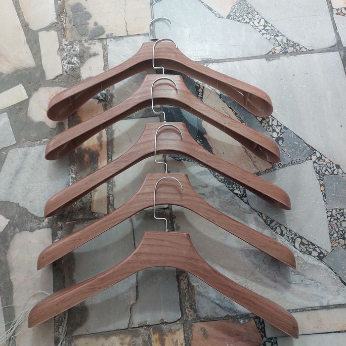 Plastmassadan yasalgan kiyim uchun veshilka Xitoy maxsuloti