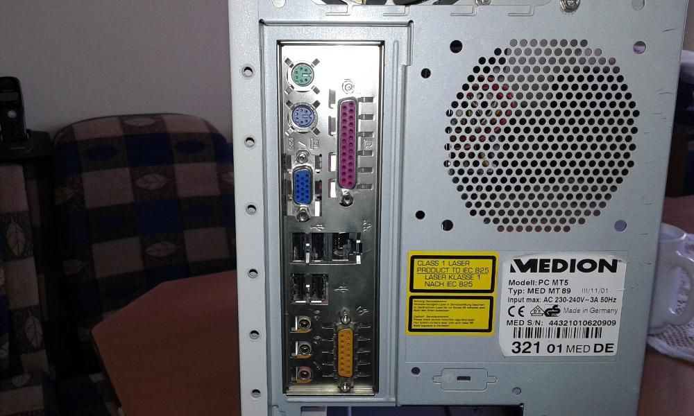 Домашен настолен компютър AMD-Athlon XpP 3000 +  2.18 GHZ