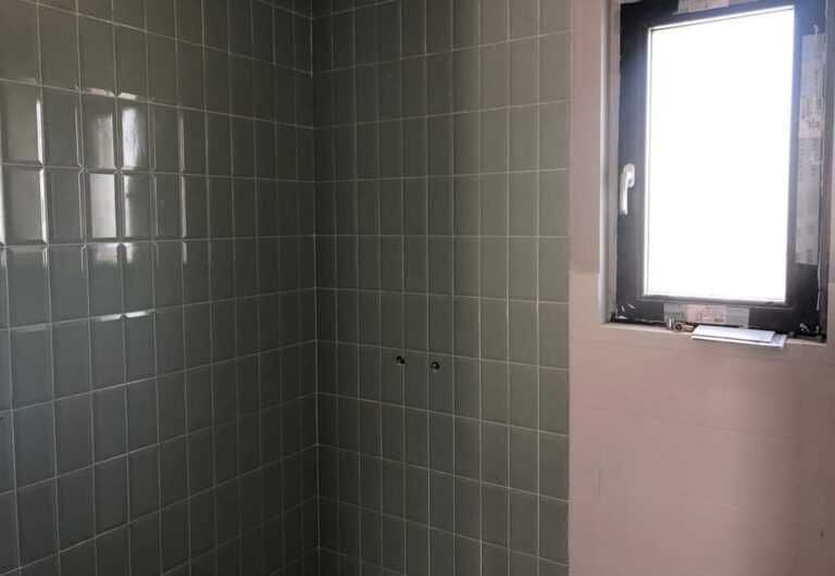 Casa modulara și garaje auto din structura metalica si panou sandwich