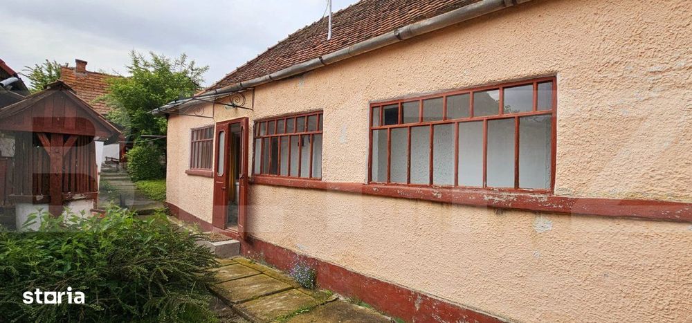 Casa traditionala din lemn, cu teren de 600 mp. - Bodoc