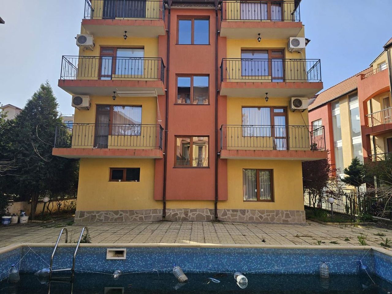 Продава се Едностаен апартамент в Несебър - 54 кв.м за 1019 €/кв.м - Снимка #3