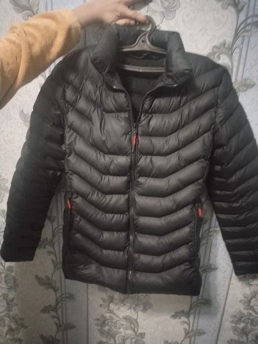 Пиодаю куртку дутую новую