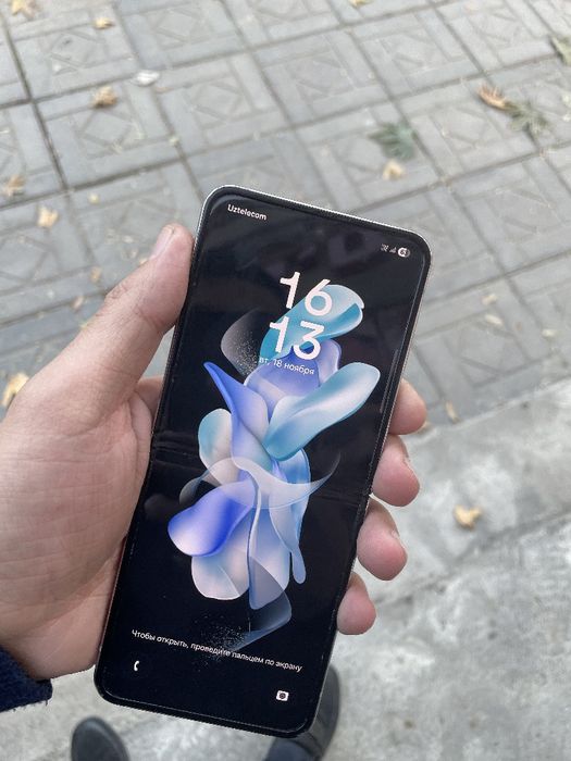Samsung Z Flip4 8/256