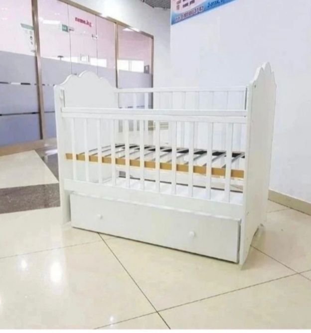 Кровать для новорожденных 60х120.
ЛДСП.