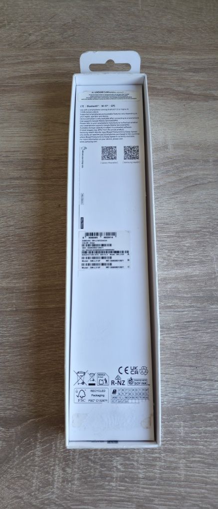Samsung Galaxy Watch 7 44mm LTE Silver / Green 
Модел: L315