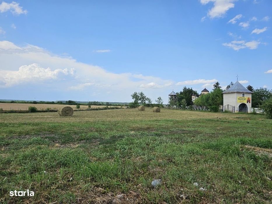 Poienarii Burchii, judetul Prahova, teren 6.200 mp, langa Primarie,