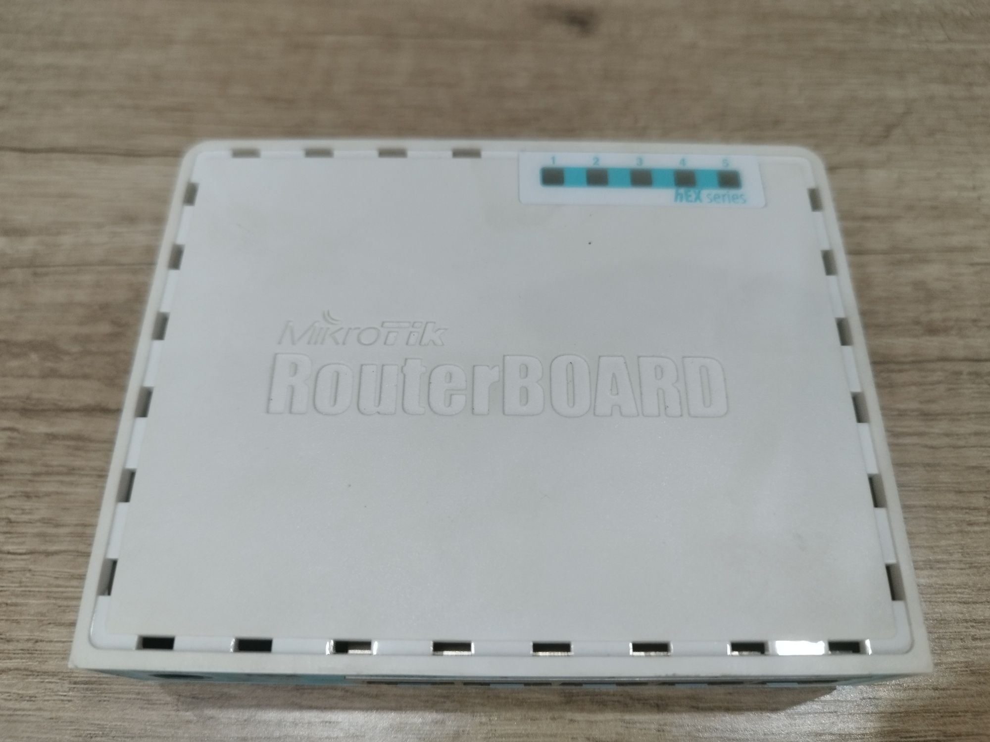 Продам Mikrotik гигабитный маршрутизатор