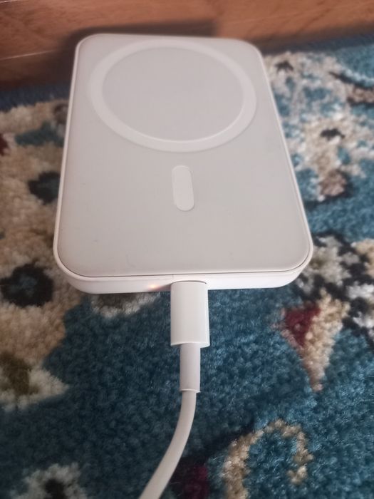 Продаётся срочна аккумулятор для айфона