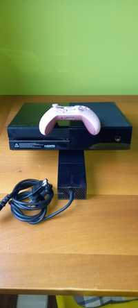 Consolă Xbox one + 1 joystick