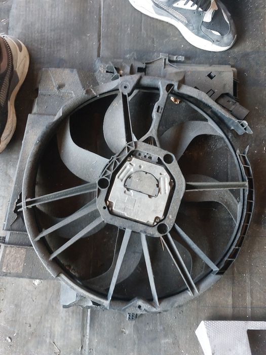 Перка радиатор е90 е91 бмв  2.0д 177кс bmw e90 e91 2.0d