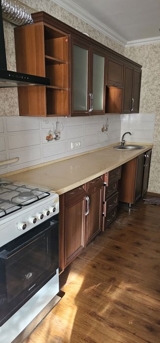 Продаю Кухонную мебель