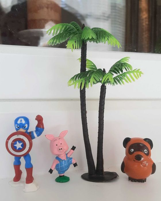 Игрушки из киндеров-Супермен, Виннипух и Пятачок!