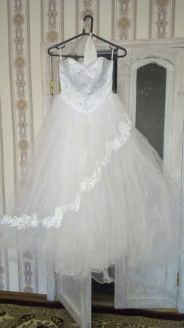 Продам свадебное платье за 10000тг