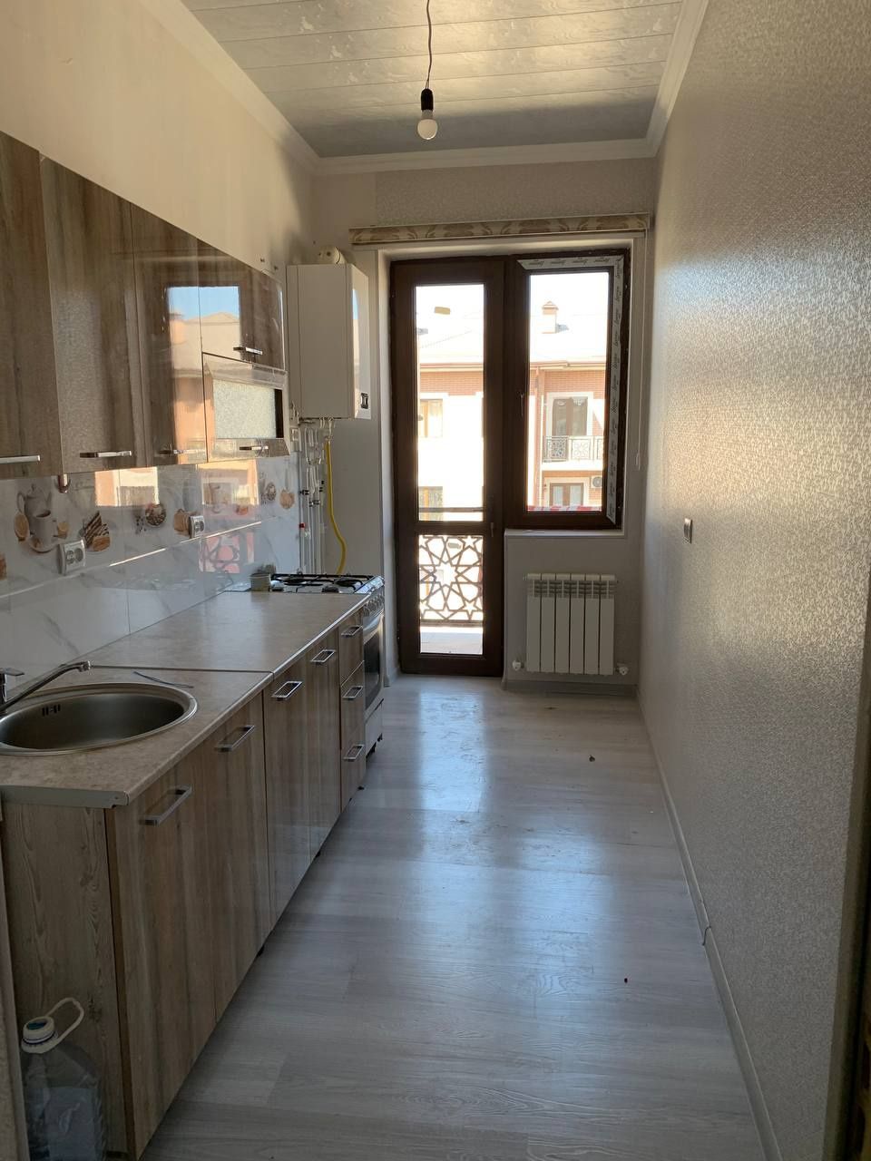 2 xonali uy ijaraga beriladi. Eshonguzar Bek Baraka cityda.