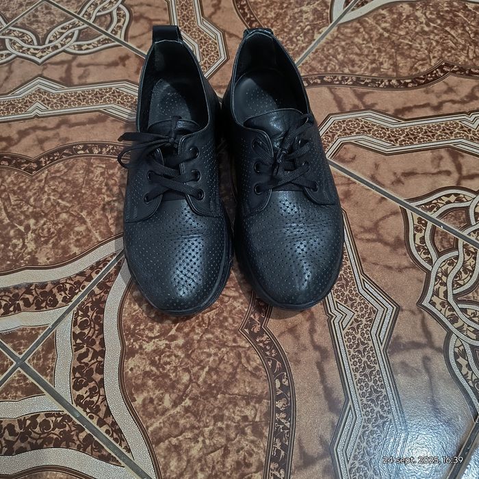 Pantofi din piele naturală!