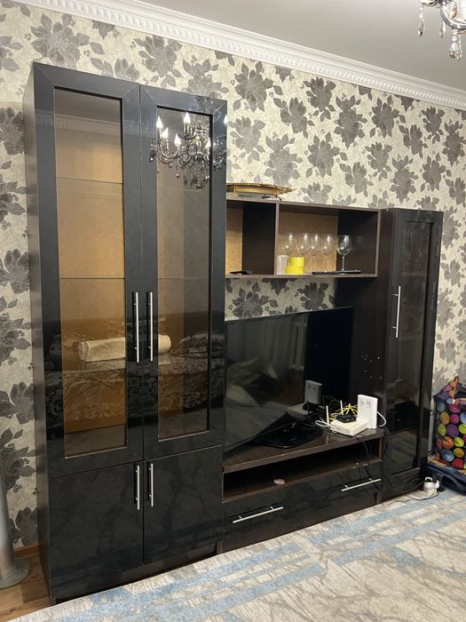 Сервант , книжная , подставка для телевизора 3в1