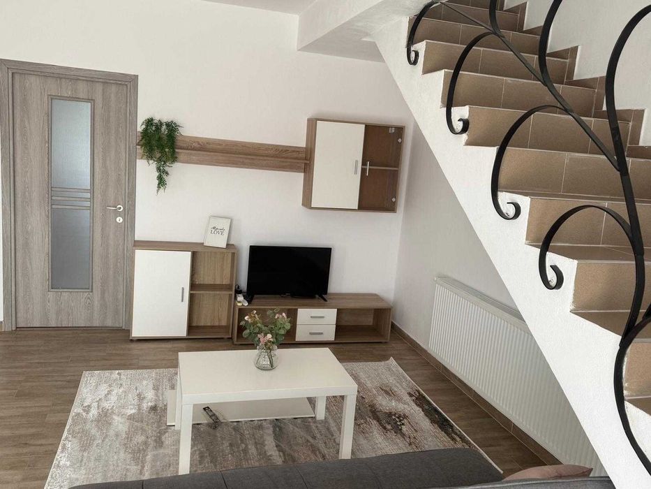 Vind apartament 5 camere deosebit