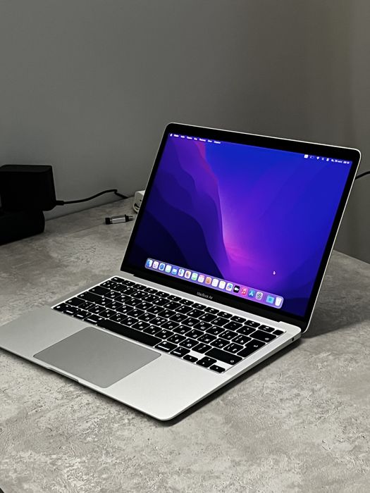Macbook Air M1 8/256 Silver