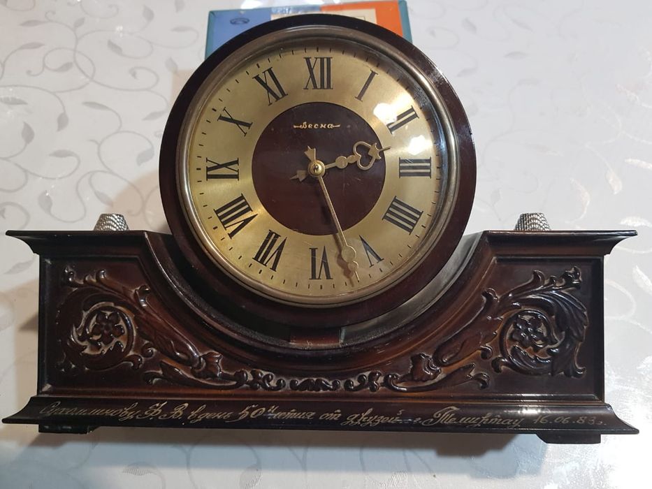 Продам Часы Механические Весна