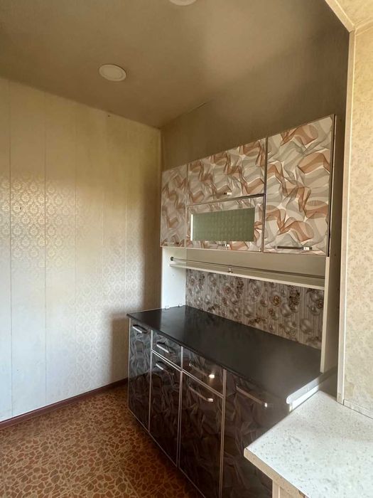 Юнусабад 15 квартал 4-х комнатная 4/4/4