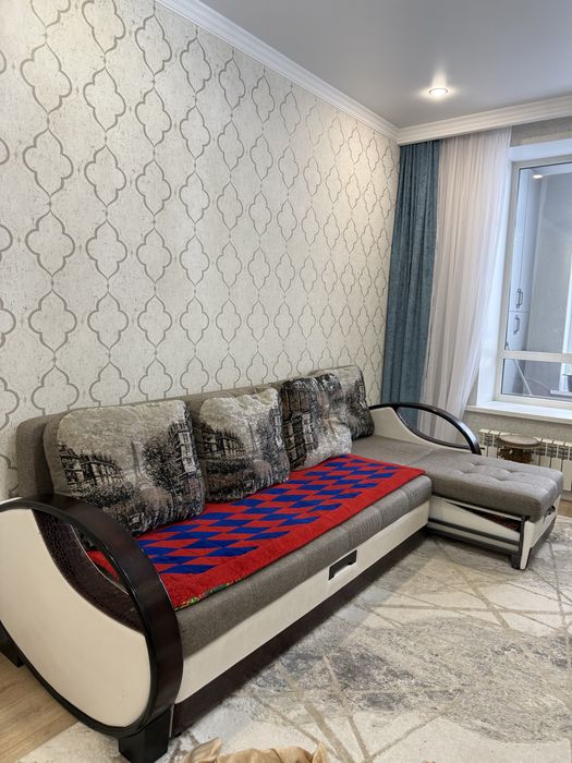 Продам диван в отличном состояний