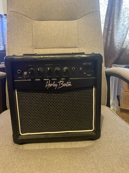 Vând amplificator pt chitara electrică