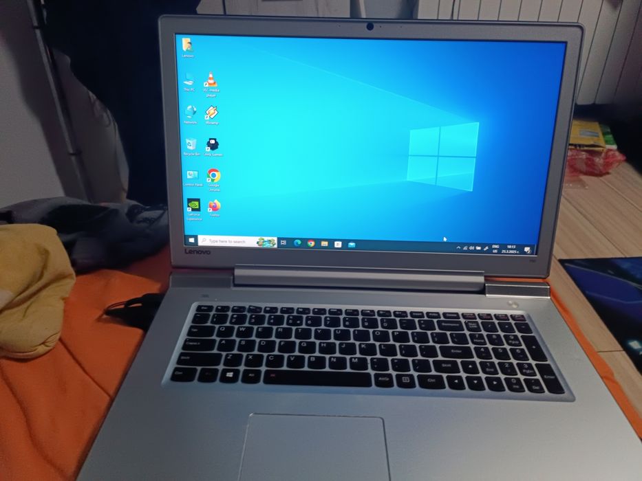 Lenovo laptop 17"