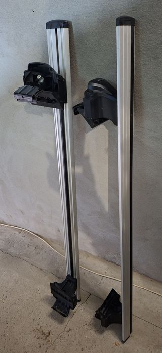 Перемычки на рейлинги автомобиля.