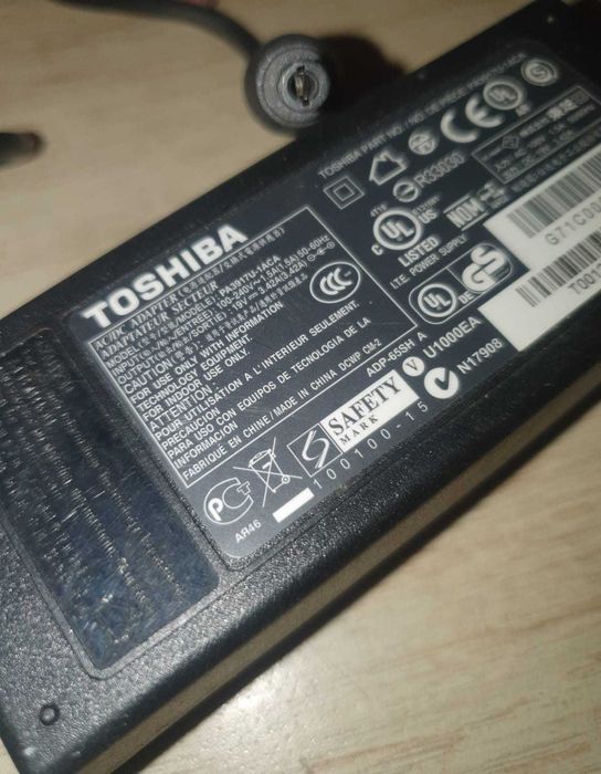 Incarcator alimentato Toshiba original 65w 19v 3.42a PA3917U 1ACA Asus