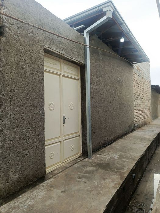 Срочно продается жилой дом с уютным двориком