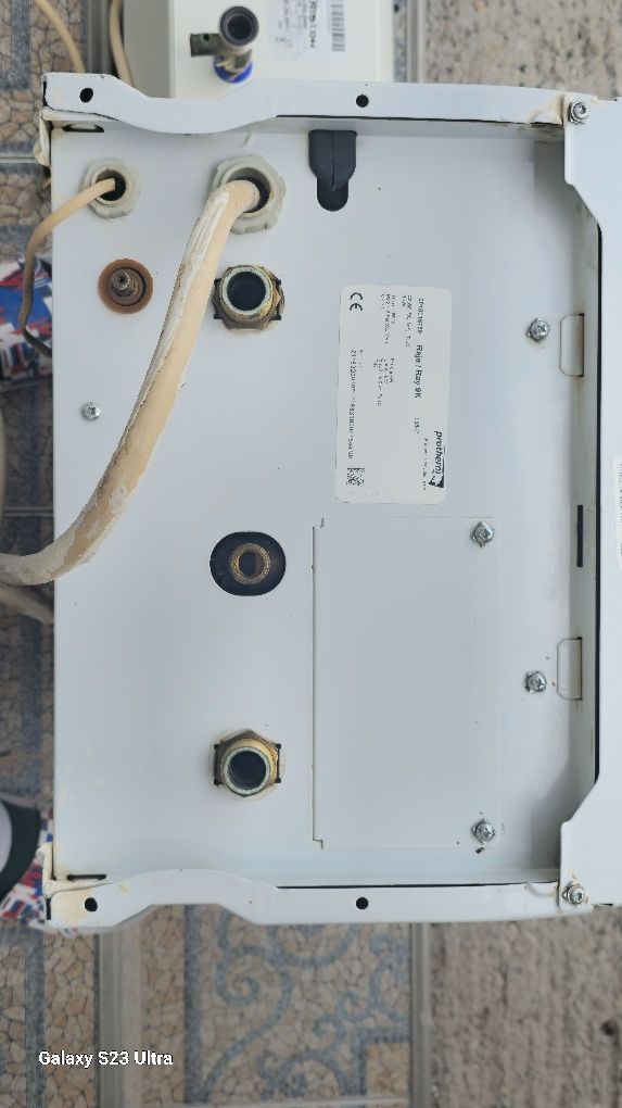Vând centala electrica Protherm 9kw + boiler apa calda Ariston
