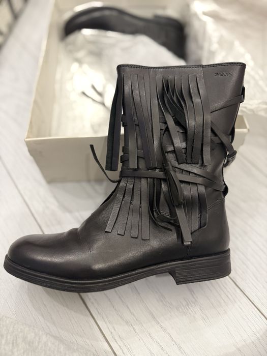 продам осенние сапоги GEOX