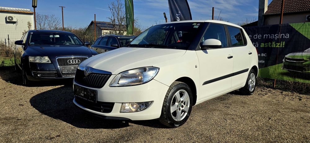 Rate Cash Skoda Fabia an 2010 benzina 1200 cm3  euro 5