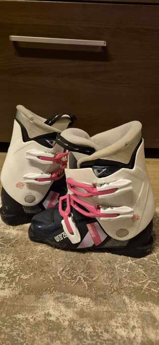 Clapari ski 
marime EUR:37 mondo:23.5 / 2