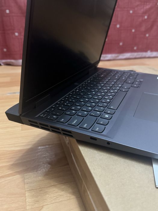 Lenovo LOQ 16IRH8 ноутбук