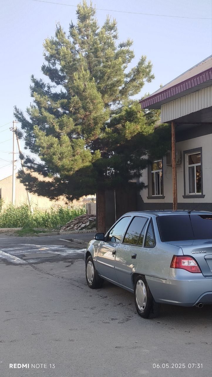 Нексия сонс гибрид  1.5.   люкс кондиционер 2015/2016