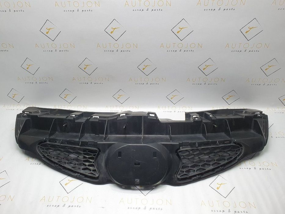 Grila centrala bara fata TOYOTA AYGO (_B1_) [ 2005 - > ] OEM 531110H010 / 53111-0H010