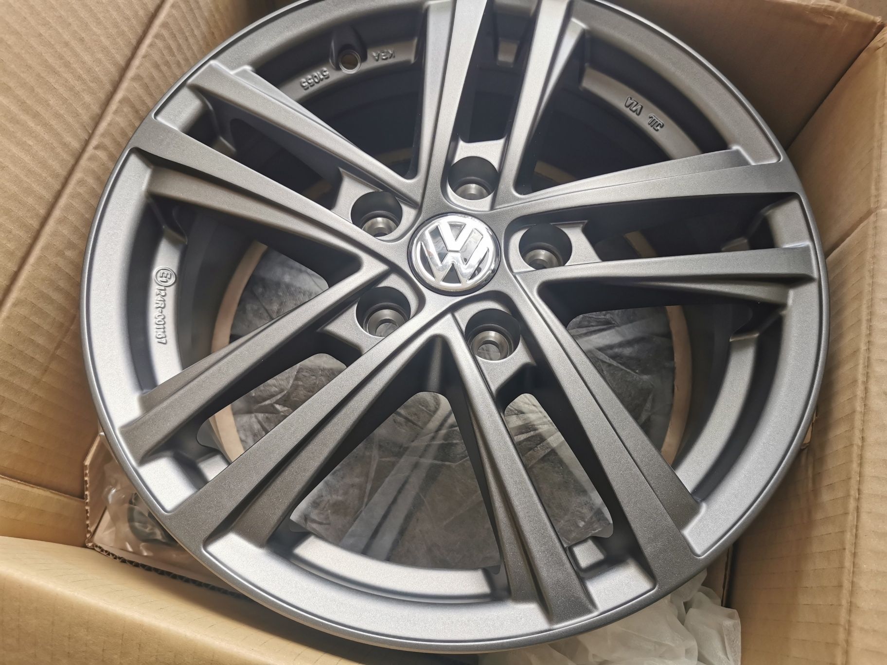 Vand jante de aliaj pentru vw pe 16 marca Oxxo gunmetal