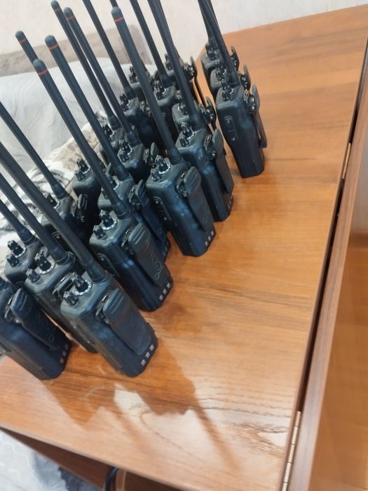 партия рации ICOM F-16