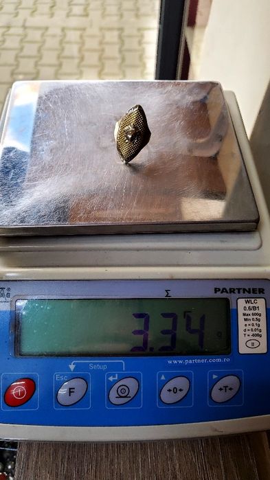 Inel din aur galben și alb de 14K, model „ventuză”