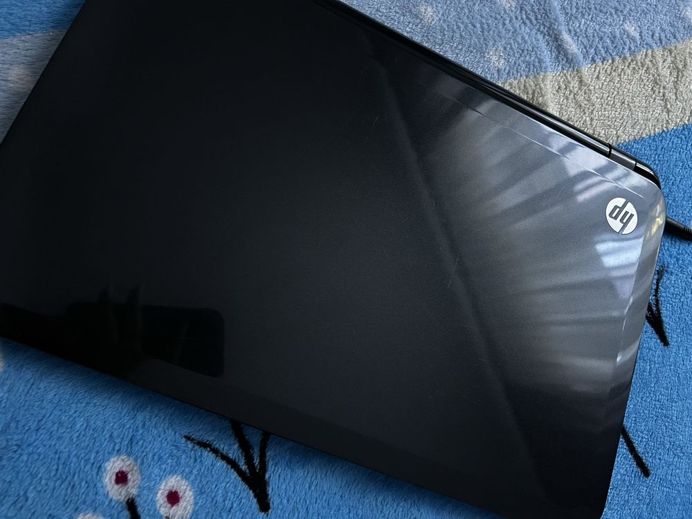 Vând laptop pentru piese