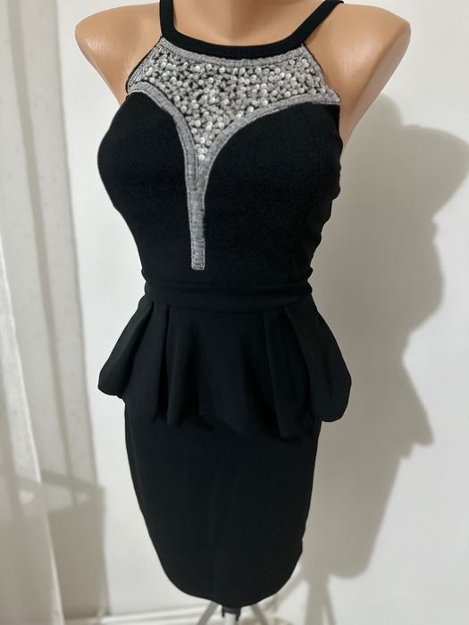 Rochie eleganta cu volanas