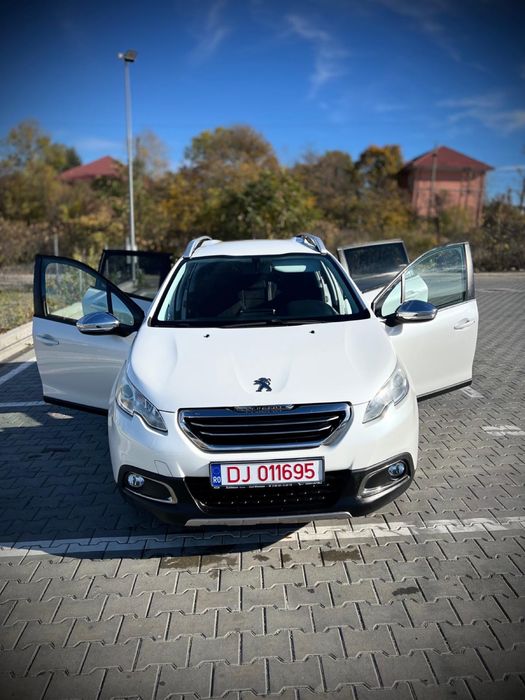 Peugeot 2008 An: 11.2015  1.2 benzina !!